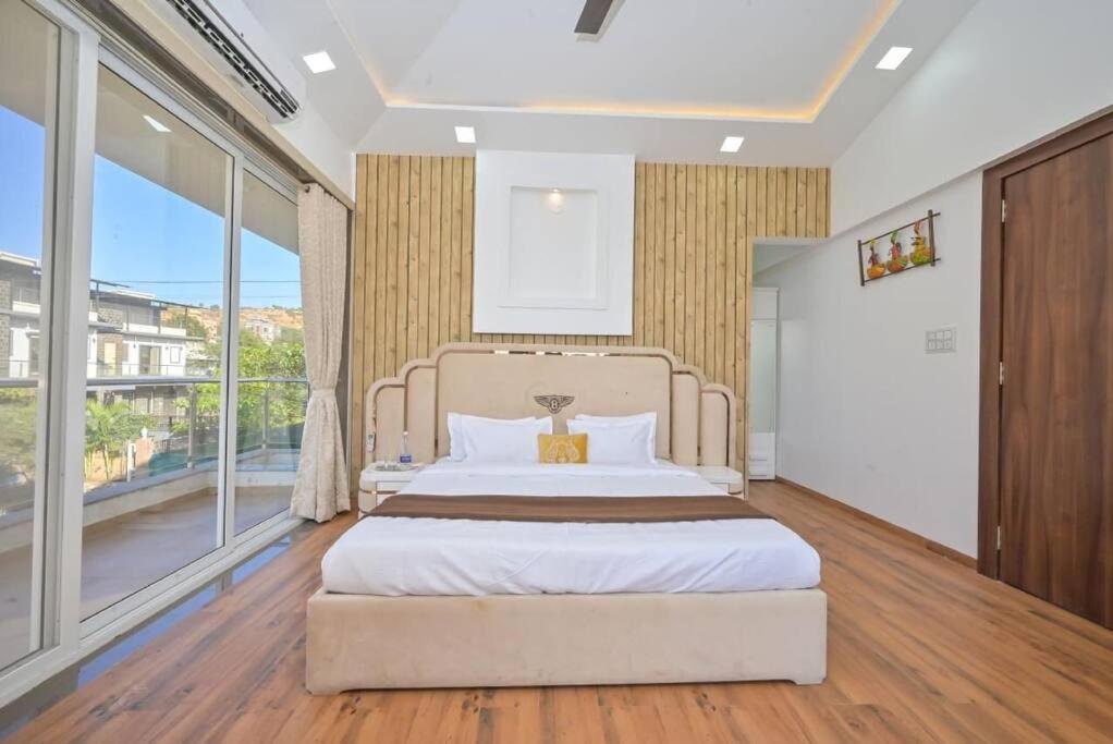 Royal Paradise Villa Lonavala Εξωτερικό φωτογραφία